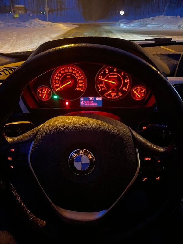 Begagnad BMW 320 184 HK (135 kW) 2015 Kombi