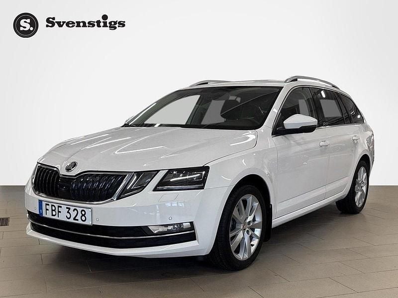 Vit Begagnad 2018 Skoda Octavia Style Kombi | 149 900 kr (Marknadspris) - Bild 1/4