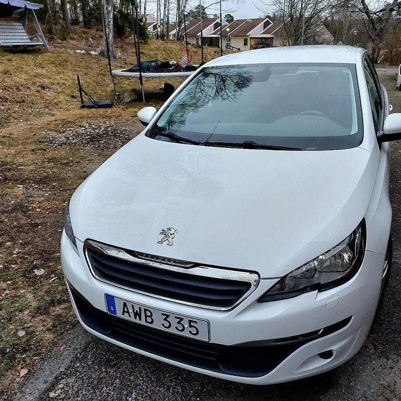 Vit Begagnad 2015 Peugeot 308 Active Kombi | 75 000 kr (Marknadspris) - Bild 1/4