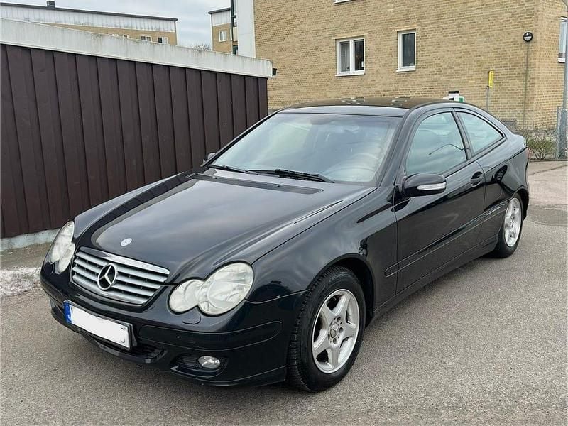 Begagnad 2005 Mercedes C180 | 32 000 kr (Marknadspris) - Bild 1/4