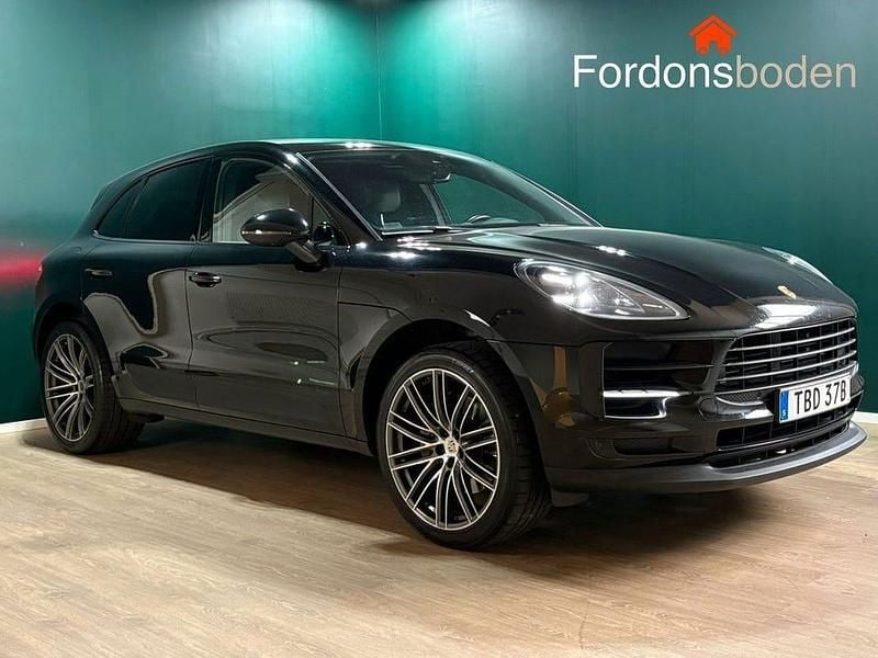 Svart Begagnad 2019 Porsche Macan S Sport SUV | 489 700 kr (Marknadspris) - Bild 1/4