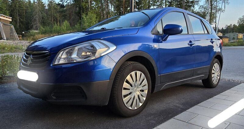 Blå Begagnad 2015 Suzuki SX4 S-Cross SUV | 100 000 kr (Bra pris) - Bild 1/4