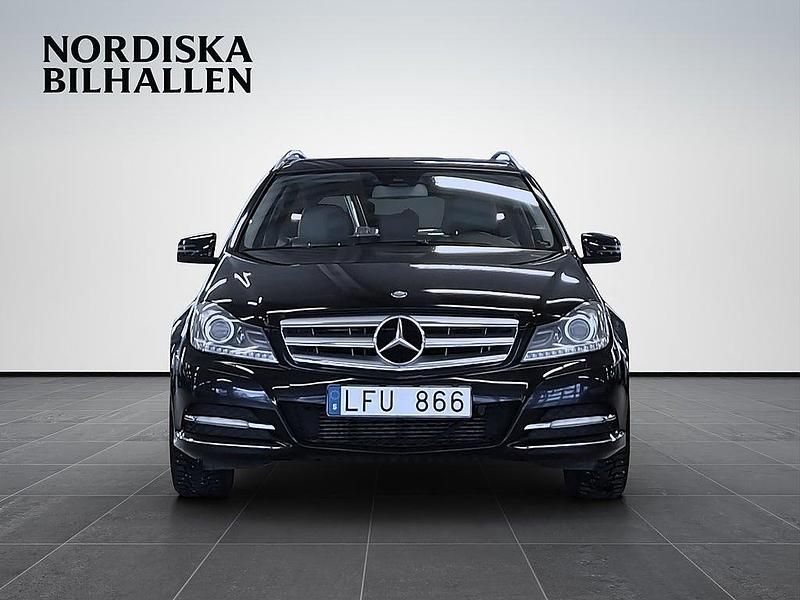 Begagnad Mercedes C180 Avantgarde 156 HK (114 kW) 2011 Svart Kombi