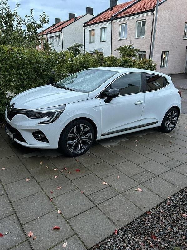 Vit Begagnad 2020 Renault Clio V Halvkombi | 160 000 kr (Marknadspris) - Bild 1/4