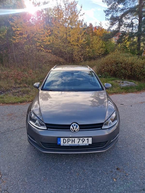 Begagnad VW Golf VII 105 HK (77 kW) 2015