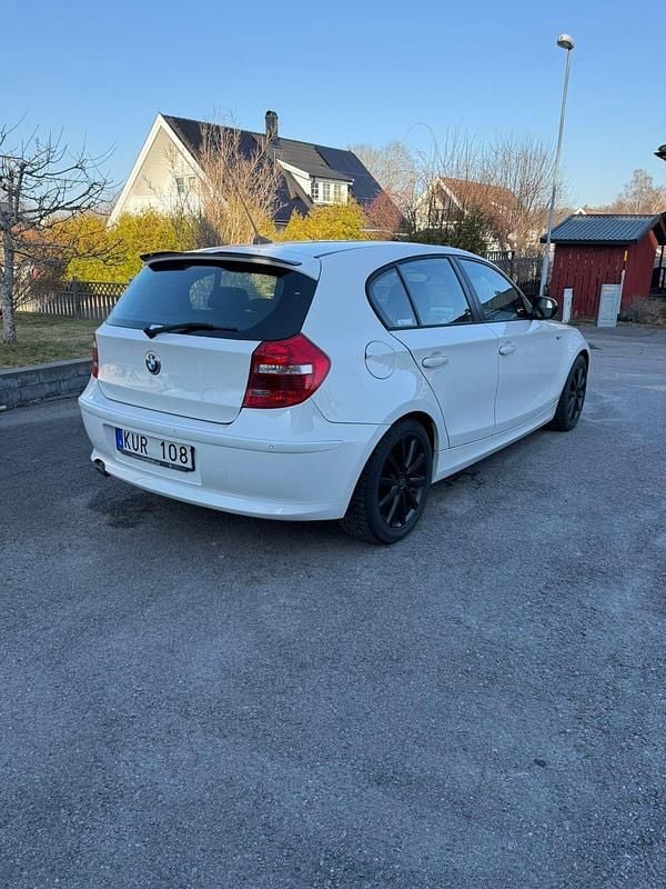 Begagnad BMW 118 143 HK (105 kW) 2010 Halvkombi