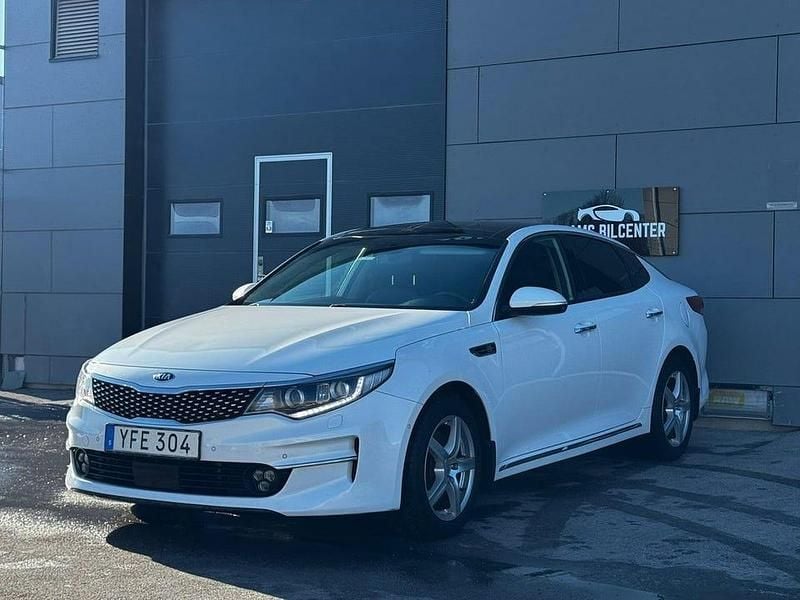 Begagnad Kia Optima Launch Edition 141 HK (103 kW) 2016 Vit Sedan