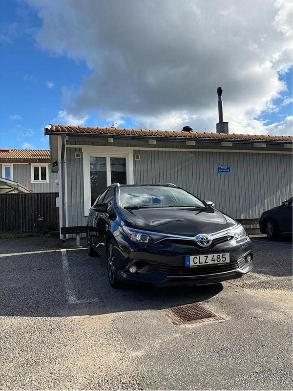 Svart Begagnad 2018 Toyota Auris Touring Sports Comfort Kombi | 170 000 kr (Marknadspris) - Bild 1/4