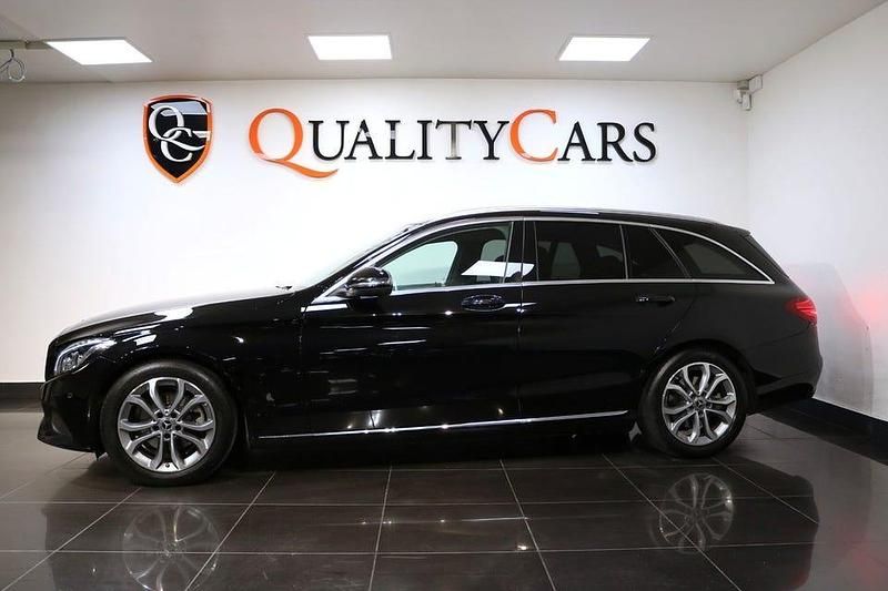 Begagnad Mercedes C220 170 HK (125 kW) 2018 Svart Kombi