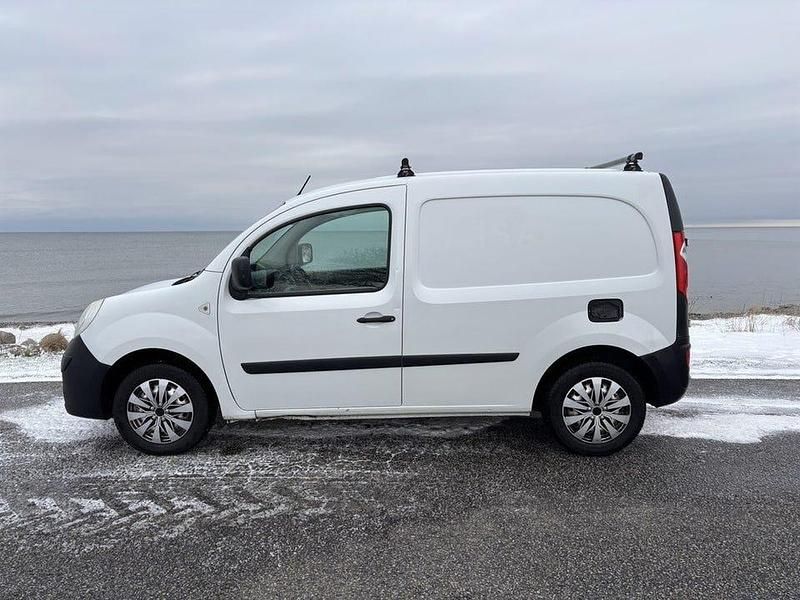 Begagnad Renault Kangoo 68 HK (50 kW) 2010 Vit