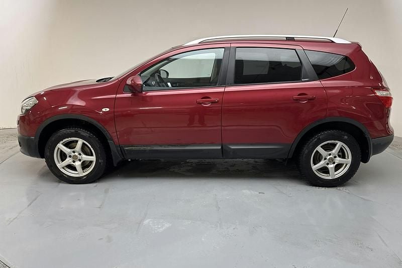 Begagnad Nissan Qashqai +2 Pure 103 HK (75 kW) 2011 Röd SUV