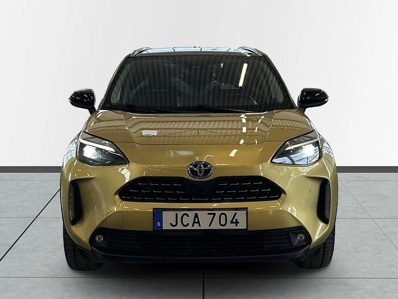 Begagnad Toyota Yaris Hybrid Edition-S 116 HK (85 kW) 2022 Gul