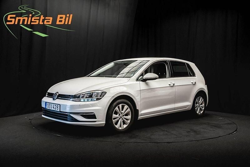 Vit Begagnad 2018 VW Golf VII Halvkombi | 119 700 kr (Bra pris) - Bild 1/4