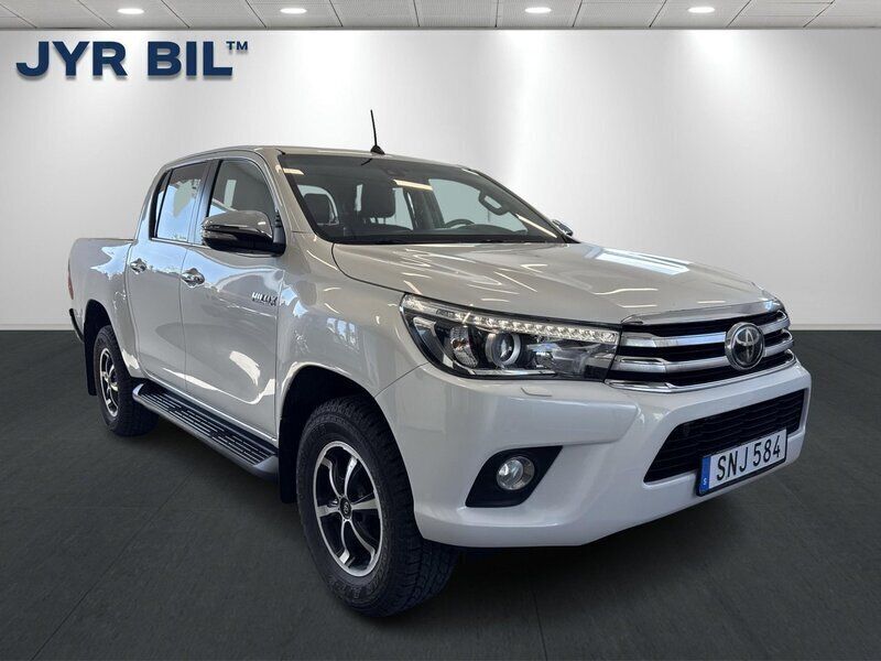 Vit Begagnad 2016 Toyota HiLux Premium Pickup | 309 000 kr (Bra pris) - Bild 1/4
