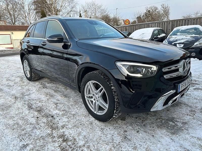 Begagnad Mercedes GLC300e 306 HK (225 kW) 2021 Svart SUV