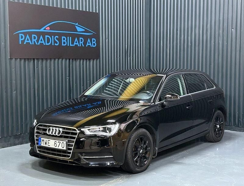 Svart Begagnad 2013 Audi A3 Sportback Attraction Halvkombi | 119 900 kr (Lite dyr) - Bild 1/4