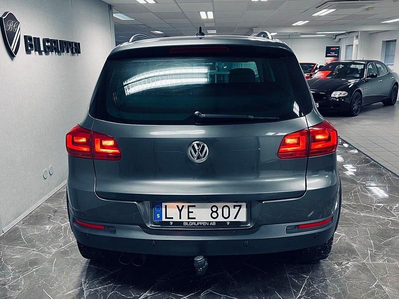 Begagnad VW Tiguan 140 HK (102 kW) 2011 Mörkgrå SUV