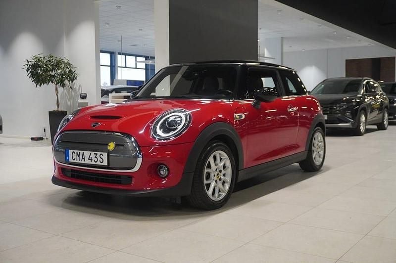 Röd Begagnad 2020 Mini Cooper Halvkombi | 204 800 kr (Marknadspris) - Bild 1/4