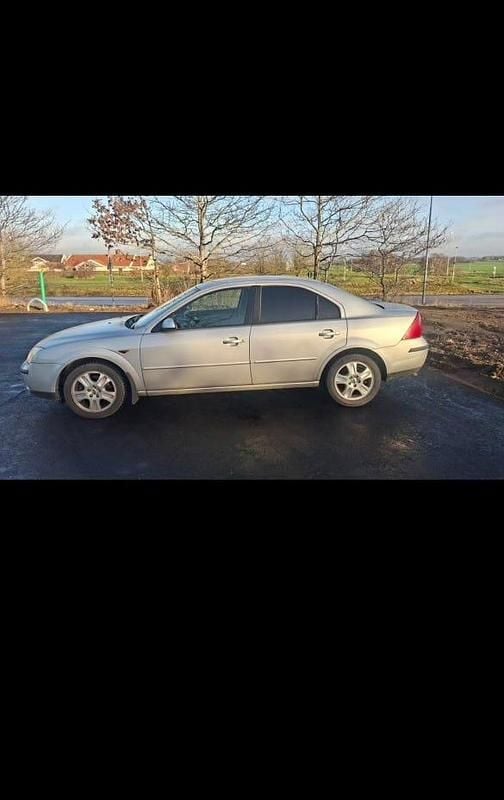 Begagnad Ford Mondeo 145 HK (106 kW) 2001 Halvkombi