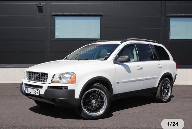 Vit Begagnad 2006 Volvo XC90 Summum SUV | 65 000 kr (Bra pris) - Bild 1/4