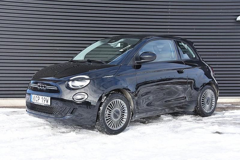 Begagnad Fiat 500e Icon 86 kW (118 HK) 2021 Svart Halvkombi