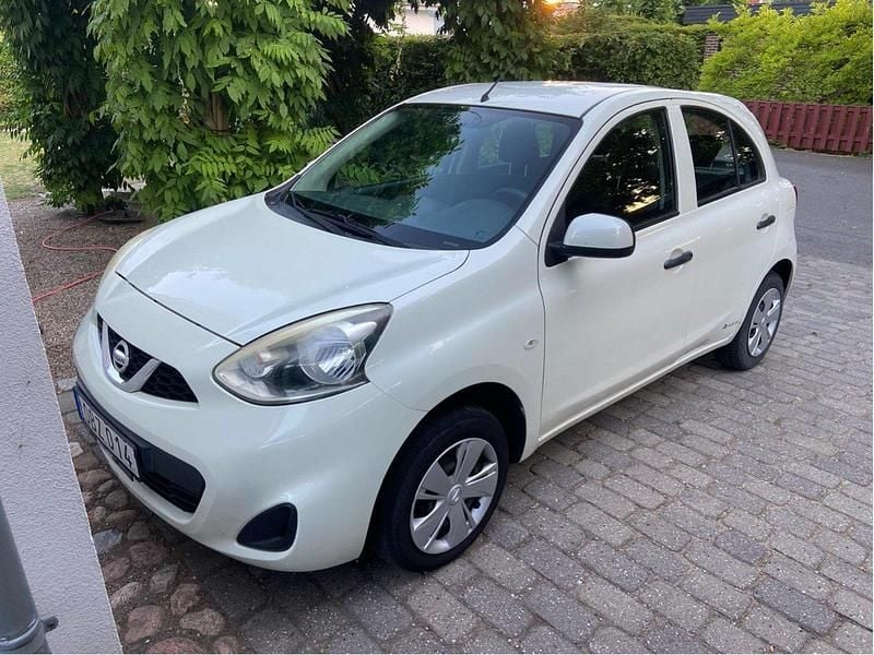 Vit Begagnad 2014 Nissan Micra Halvkombi | 49 950 kr (Bra pris) - Bild 1/4