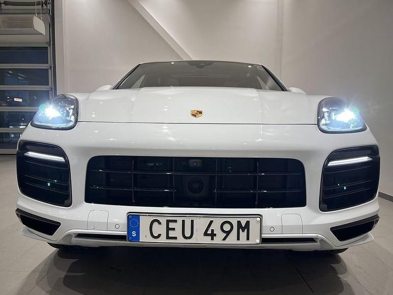 Begagnad Porsche Cayenne Platinum Edition 340 HK (250 kW) 2023 Vit SUV