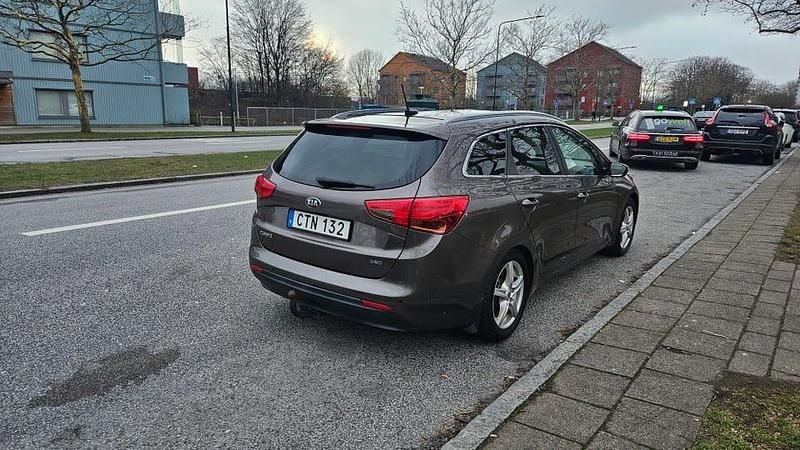Begagnad Kia Ceed Sportswagon 128 HK (94 kW) 2015 Kombi