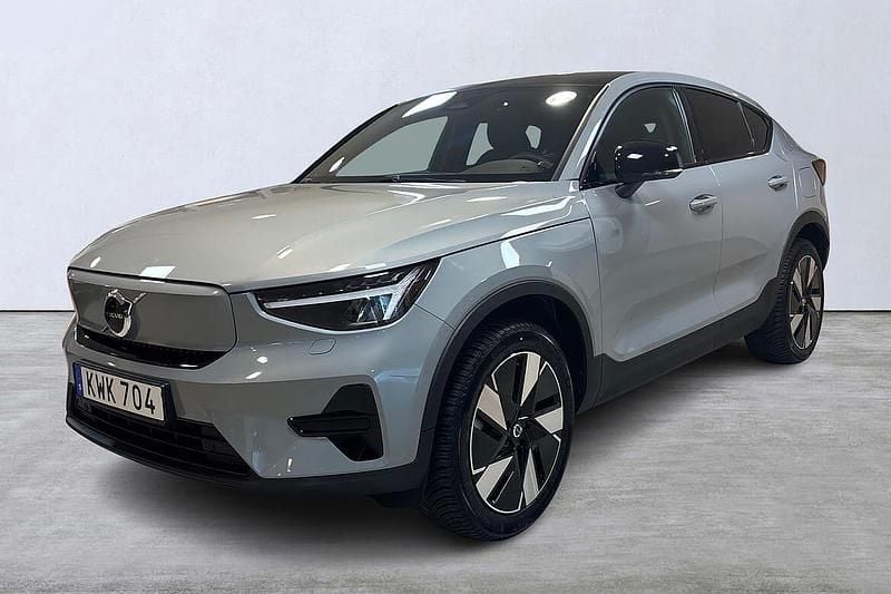 Grå Begagnad 2024 Volvo EC40 Single Motor Extended Range SUV | 399 000 kr (Marknadspris) - Bild 1/4