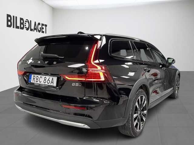 Begagnad Volvo V60 CC 250 HK (183 kW) 2024 Kombi