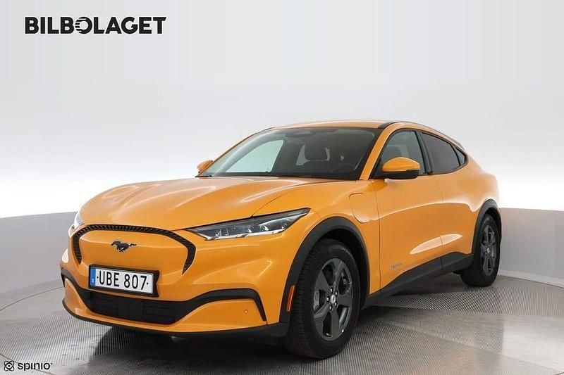 Orange Begagnad 2022 Ford Mustang Mach-E Standard Range SUV | 339 800 kr (Superpris) - Bild 1/4