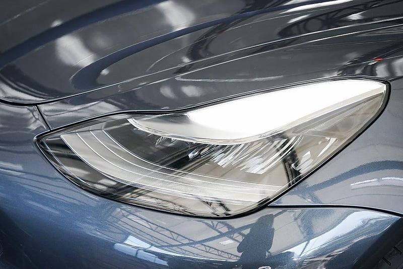 Begagnad Tesla Model 3 Long Range AWD 366 kW (498 HK) 2020 Grå Sedan