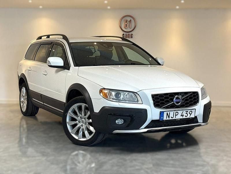 Vit Begagnad 2013 Volvo XC70 Momentum SUV | 104 000 kr (Bra pris) - Bild 1/4