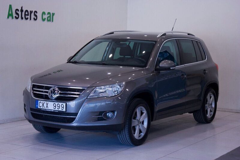 Ljusgrå Begagnad 2010 VW Tiguan Sportline SUV | 99 000 kr (Lite dyr) - Bild 1/4