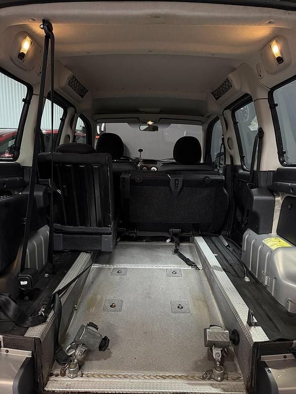 Begagnad Citroën Berlingo 109 HK (80 kW) 2006 Brun Minibuss