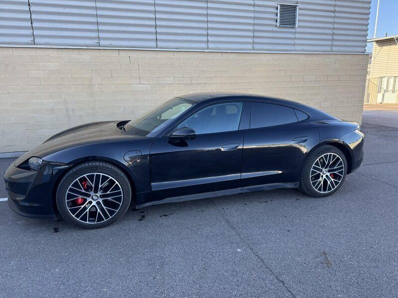 Svart Begagnad 2023 Porsche Taycan 4S Sedan | 859 000 kr (Bra pris) - Bild 1/4