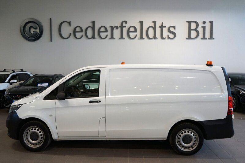 Vit Begagnad 2018 Mercedes Vito Minibuss | 229 800 kr (Superpris) - Bild 1/4