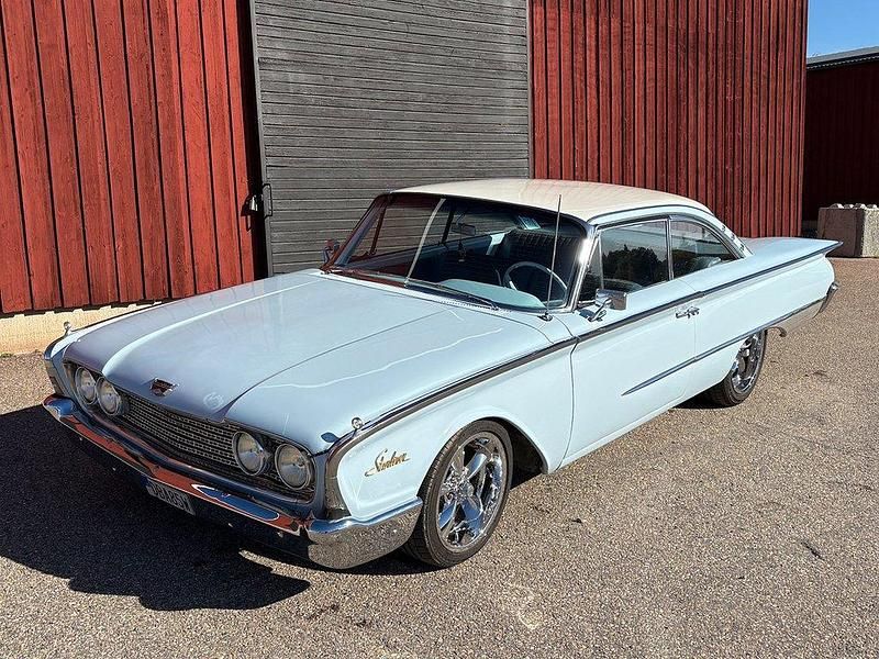 Begagnad Ford Starliner 305 HK (224 kW) 1960 Ljusblå Sportkupé