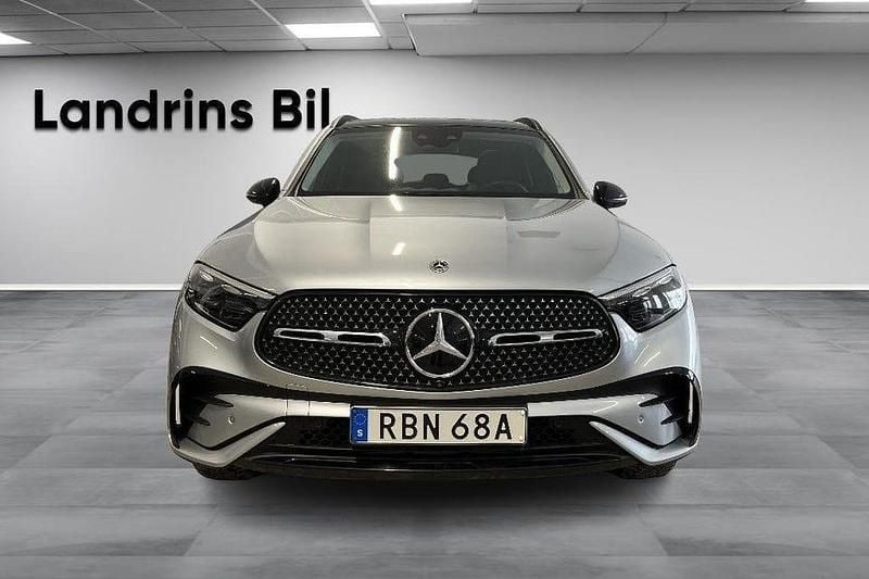 Begagnad Mercedes GLC300 AMG line 197 HK (144 kW) 2024 Hightech silver metallic SUV