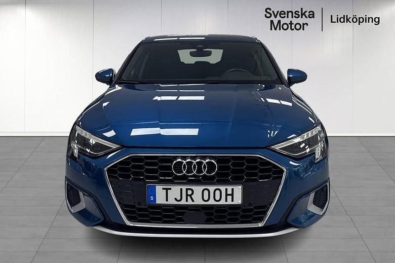 Begagnad Audi A3 207 HK (152 kW) 2023 Blå Sedan