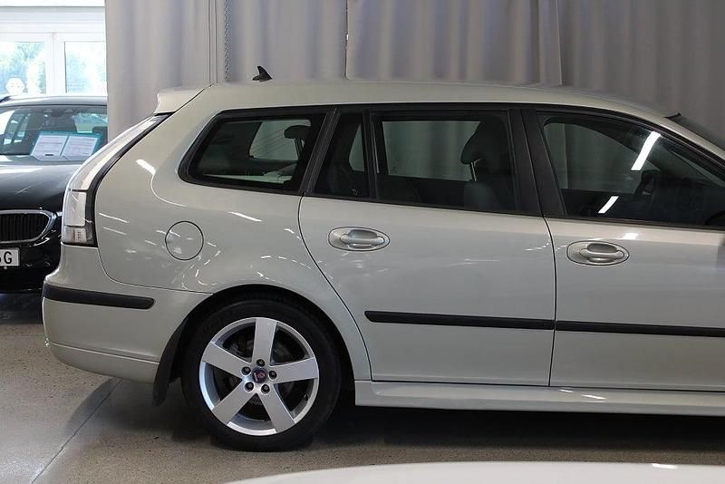 Begagnad Saab 9-3 150 HK (110 kW) 2005 Ljusgul Kombi