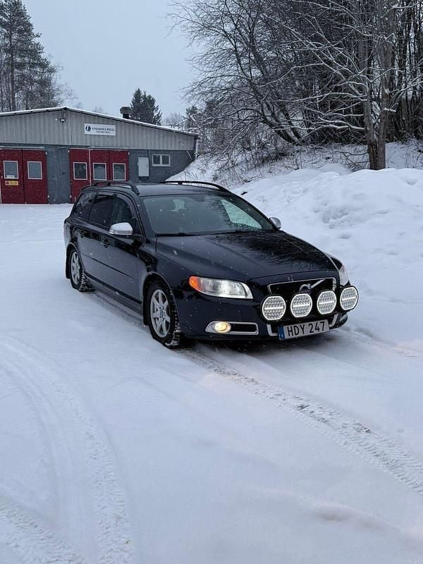 Begagnad 2011 Volvo V70 R-Design Kombi | 92 000 kr (Marknadspris) - Bild 1/4