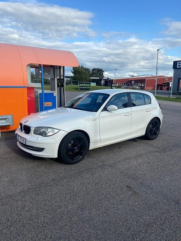Begagnad 2008 BMW 118 Halvkombi | 55 000 kr (Marknadspris) - Bild 1/2