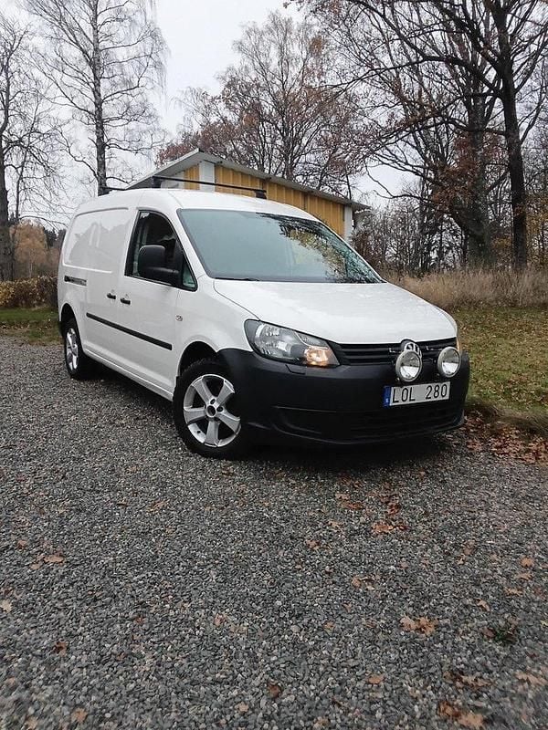 Vit Begagnad 2011 VW Caddy Maxi Minibuss | 88 800 kr (Bra pris) - Bild 1/4