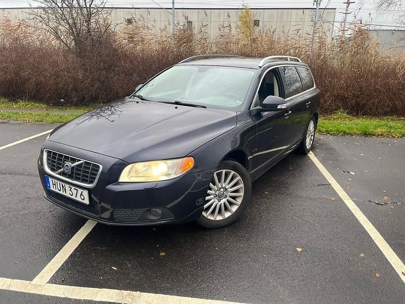 Begagnad 2009 Volvo V70 Summum Kombi | 43 000 kr (Bra pris) - Bild 1/4