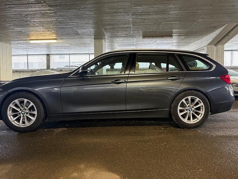 Begagnad BMW 320 Luxury Line 190 HK (139 kW) 2016 Grå Kombi