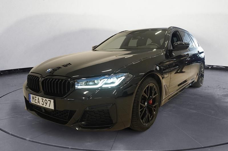 Begagnad BMW 530e 2023 Svart Kombi