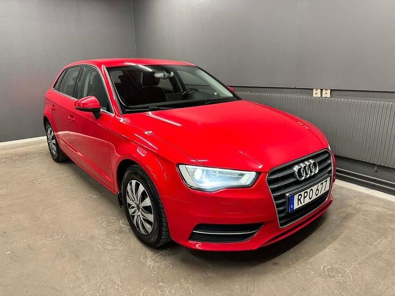Röd Begagnad 2015 Audi A3 Attraction | 74 900 kr (Bra pris) - Bild 1/4