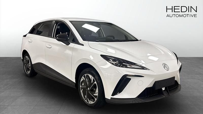 Vit (white) Begagnad 2024 MG MG4 EV Halvkombi | 299 990 kr (Lite dyr) - Bild 1/4