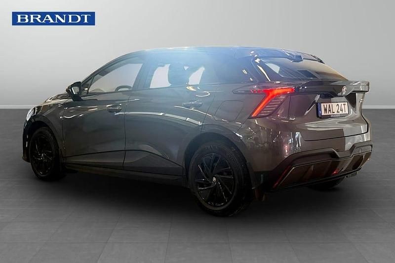 Begagnad MG MG4 EV 125 kW (171 HK) 2023 Grå Halvkombi